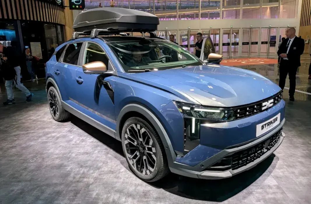 Dacia Striker, prezentată oficial la Salonul Auto de la Paris 2026. Cum arată, ce dotări are și cât va costa