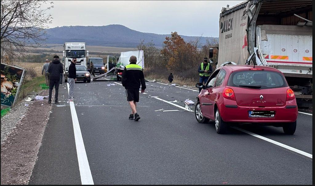 Accident rutier pe DN1, langă Vlădeni. O persoană primește îngrijiri medicale