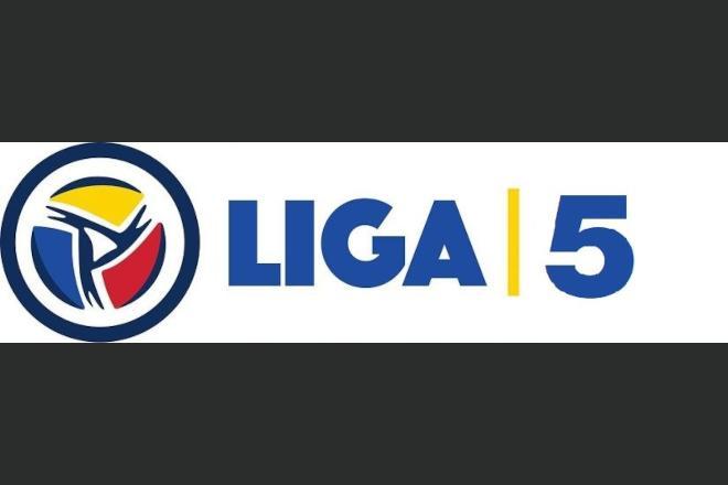 Fotbal. Liga 5. Surprize si meciuri amanate
